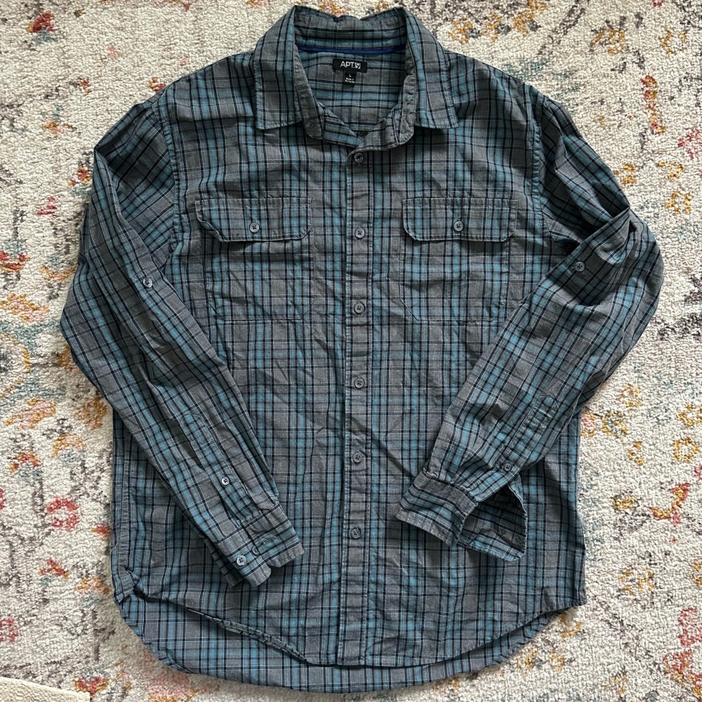 Men’s Apt. 9 button down size L